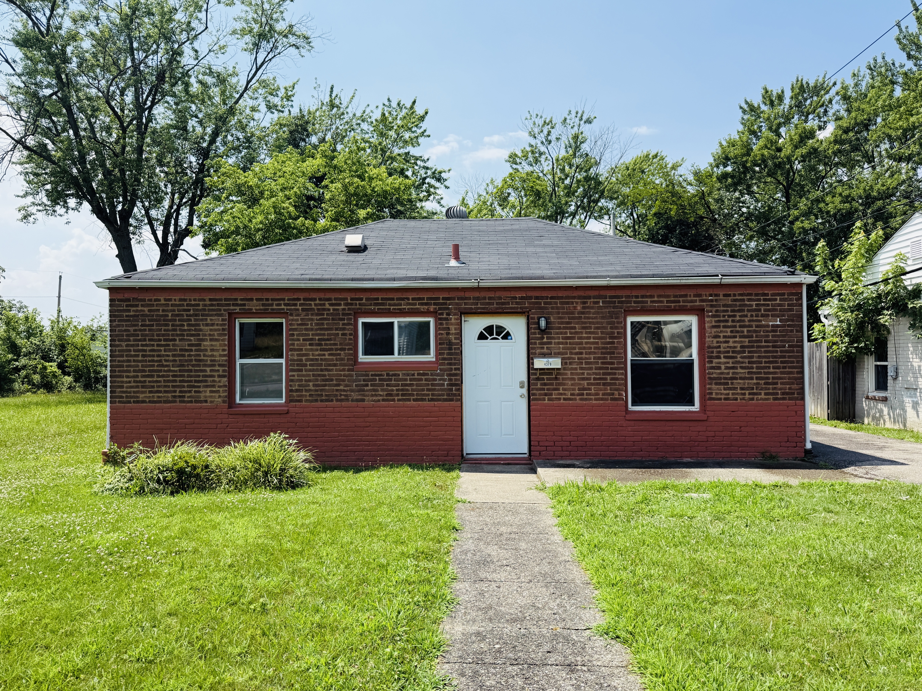 4378 East 175th St, Cleveland OH 44128