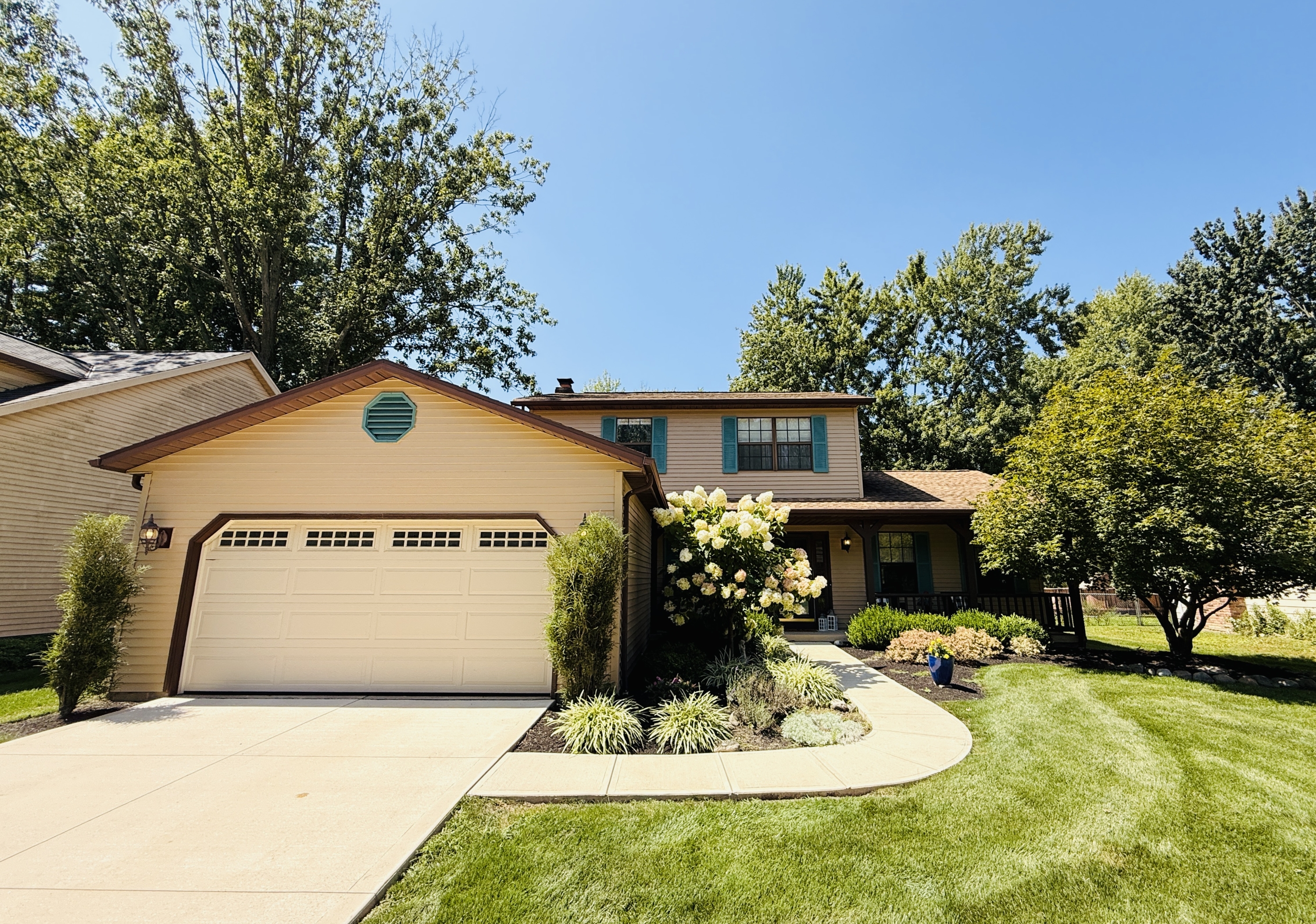 8462 Glenbrook Dr, Olmsted TWP OH, 44138